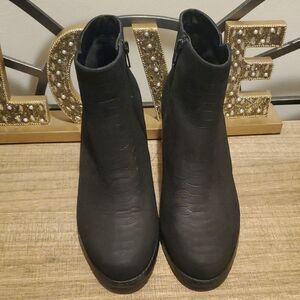 Vaneli Udette Black Leather Side Zip Round Toe Ankle Boots Women's Sz 10.5 Boho
